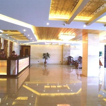 Chuxiong Mansion Yi Ren Hotel- Куньмін Екстер'єр фото