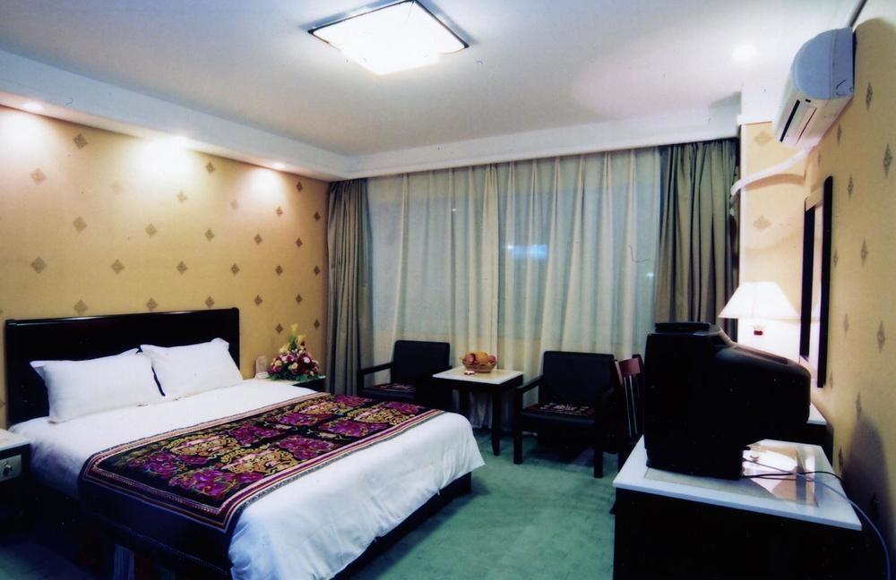 Chuxiong Mansion Yi Ren Hotel- Куньмін Екстер'єр фото
